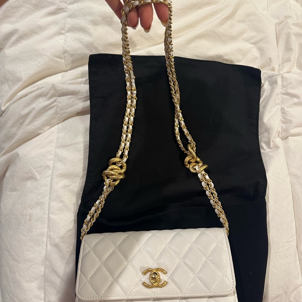 CHANEL White Quilted Clutch with Gold Chain - Picture 11 of 11